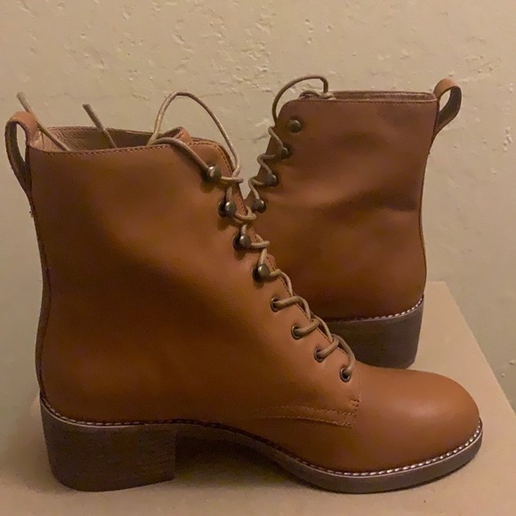 Madewell Patti Lace-up Boot - Picture 12 of 12
